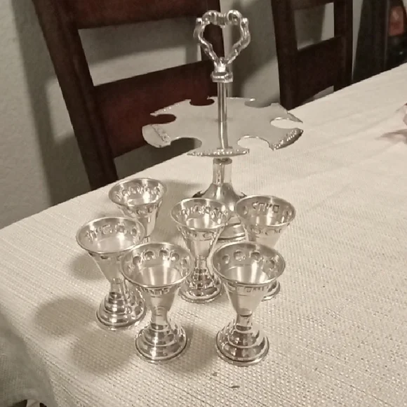 Elegant Silver Plated‎ Wine Goblet Set - Picture 4 of 5